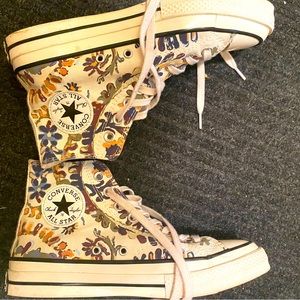 Pre owned Converse all stars high top chuck taylor 70s floral
